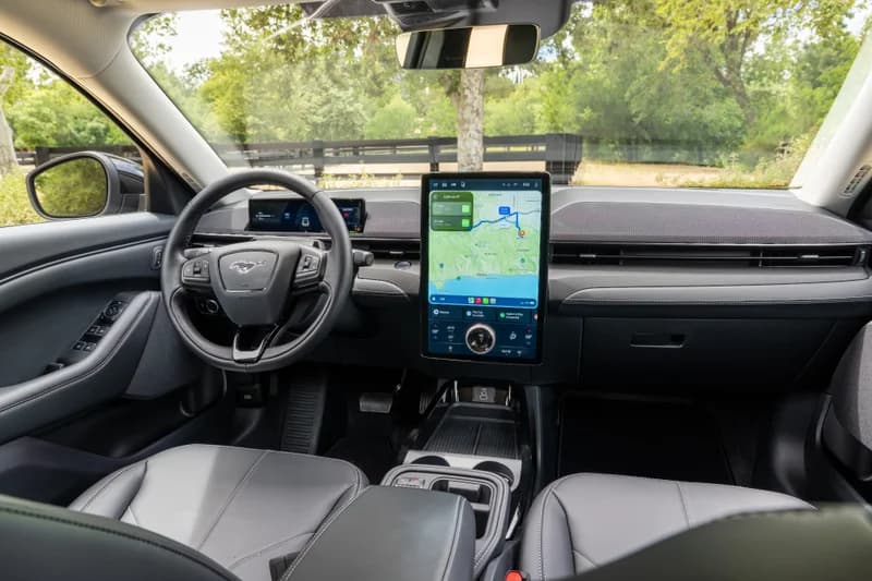 Всередині 2026 Ford Mustang Mach-E: Повна фотогалерея інтер'єру