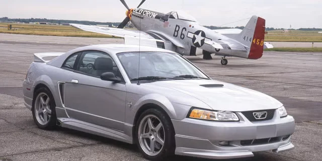 Фотогалерея: Roush Mustang та винищувач P-51 Mustang