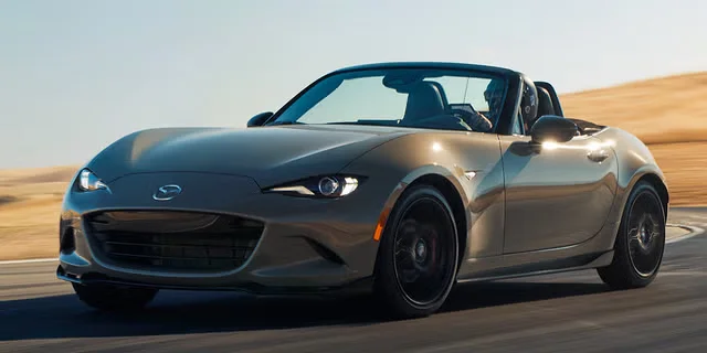 Майбутнє Mazda MX-5: електрифікація на горизонті