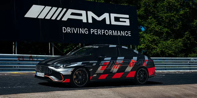 Новий Mercedes-AMG CLA45 EV з 680 кінськими силами встановлює рекорд на Нюрбургринзі
