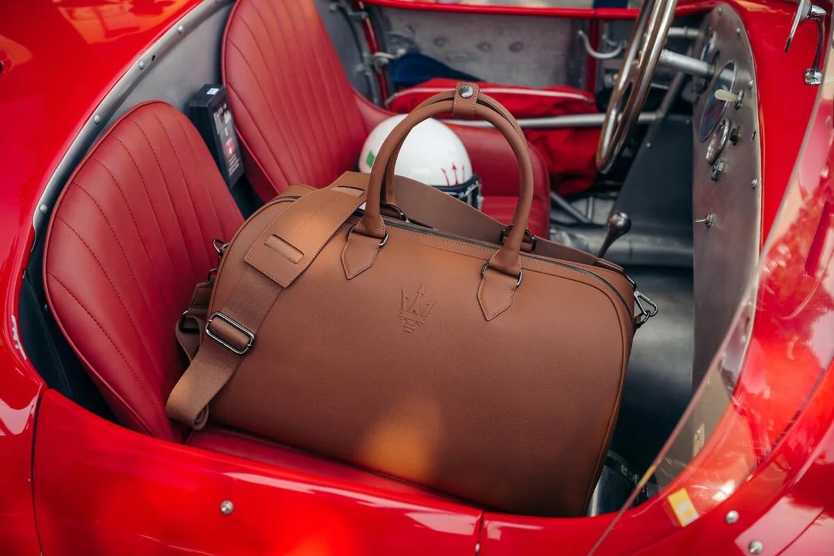 Maserati Weekend Bag: брезент Poltrona Frau до століття