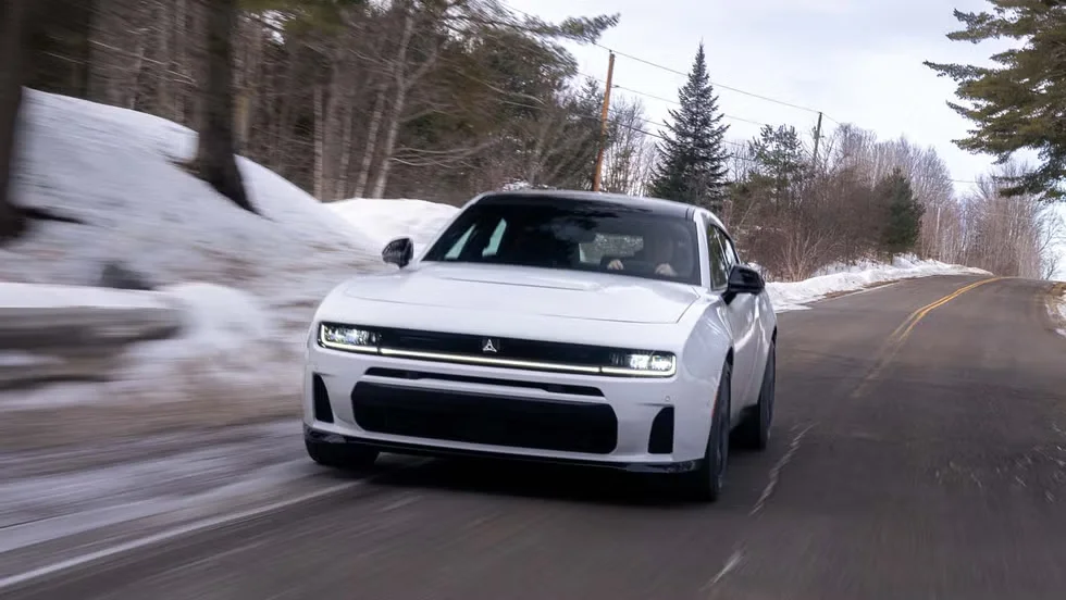 Dodge готується представити найпотужніший Charger Sixpack за всю історію: до 600 кінських сил