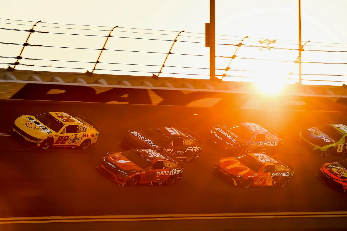 Чому NASCAR зменшить потужність до 465 к.с. на наступному заїзді в Дейтоні
