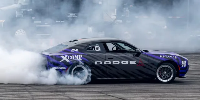 Спеціальні Dodge Charger для дрифту з 750 к.с. і механічними коробками передач