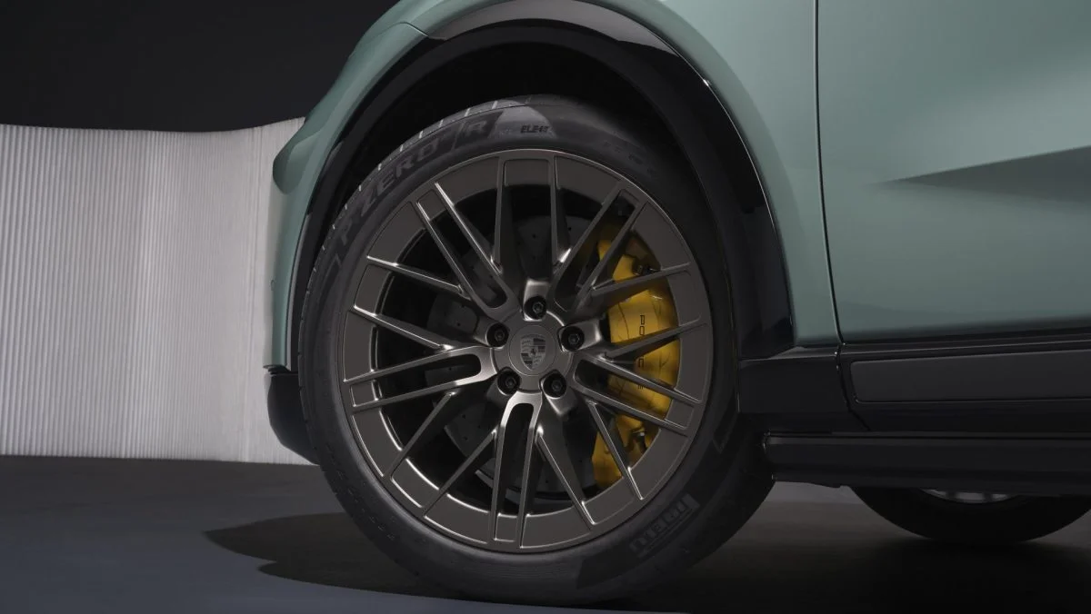 Porsche Cayenne Electric Turbo: Спеціальні шини від Pirelli для електричного SUV