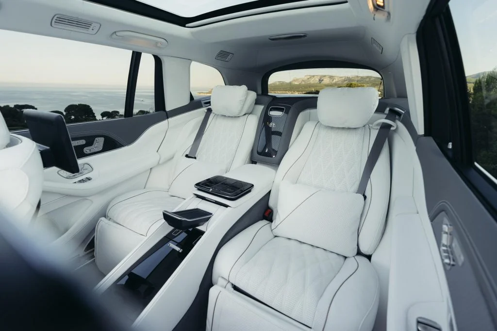 Mercedes-Maybach GLS 2026: оновлення дизайну, електрифікований V8 та новітні технології