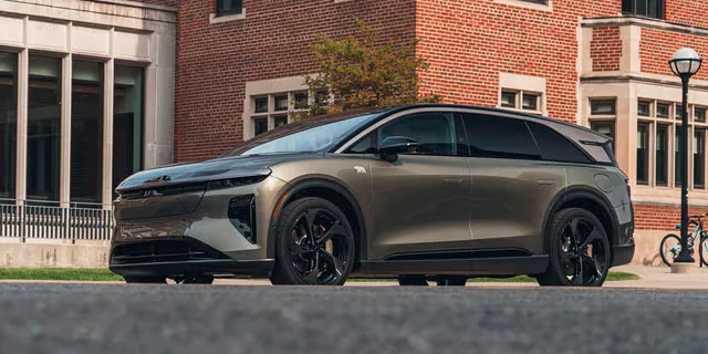 Каліфорнія пропонує знижки на електромобілі: $3500 на нові та $1750 на вживані