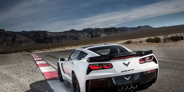 Злодії викрали Corvette та Camaro у мандрівників по Route 66, розбили інші м'язисті автомобілі: поліція