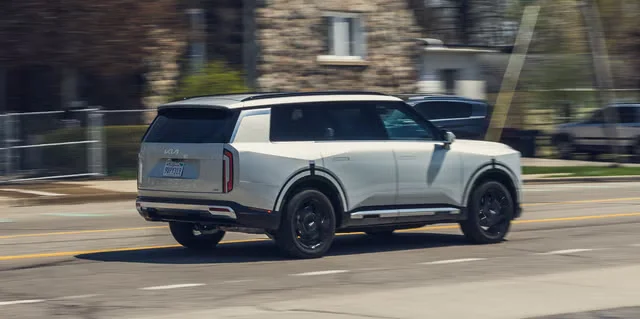 Перегляньте фотографії 2027 Kia Telluride SX Prestige Hybrid AWD