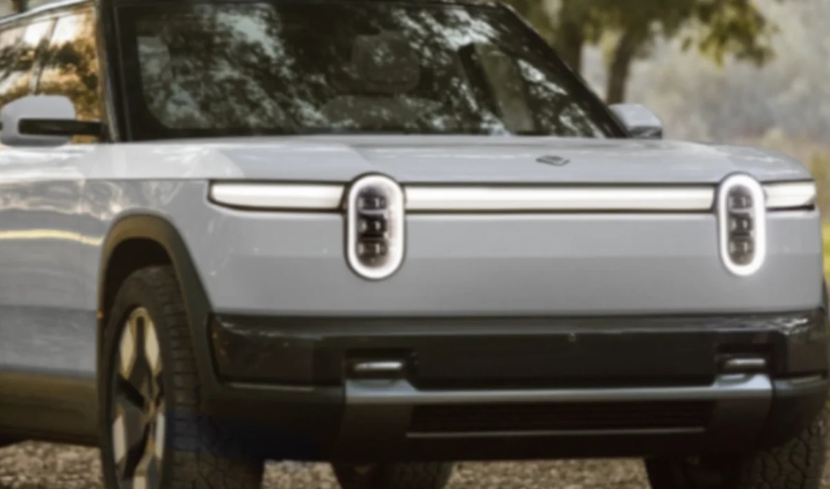 Rivian прискорює розвиток завдяки R2 та програмному забезпеченню