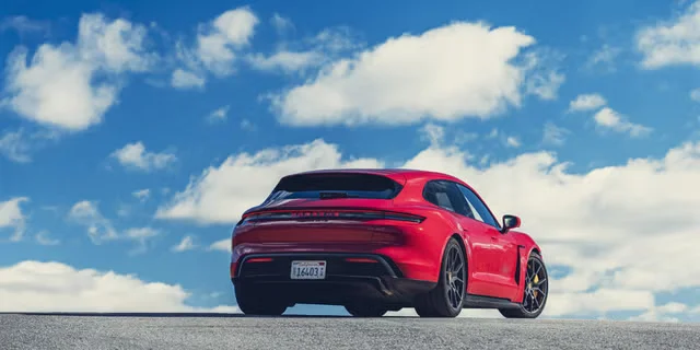 Porsche планує завершити виробництво Taycan до 2030 року, стверджує звіт