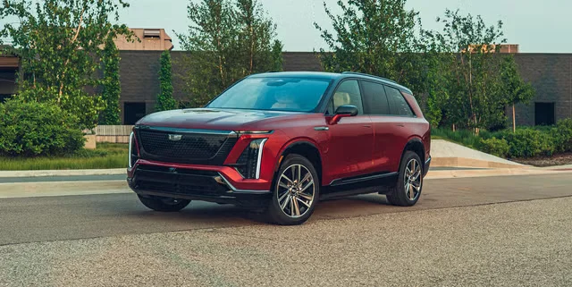 Cadillac відкликає електричні SUV Vistiq через небезпечну третю лавку