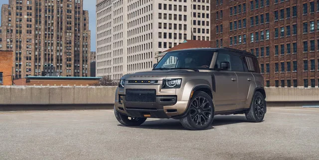 Land Rover відкликає 250,857 позашляховиків через потенційну проблему з подушкою безпеки водія