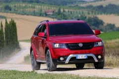 Новий Fiat Freemont Cross – індивідуальний вигляд та розширене оснащення