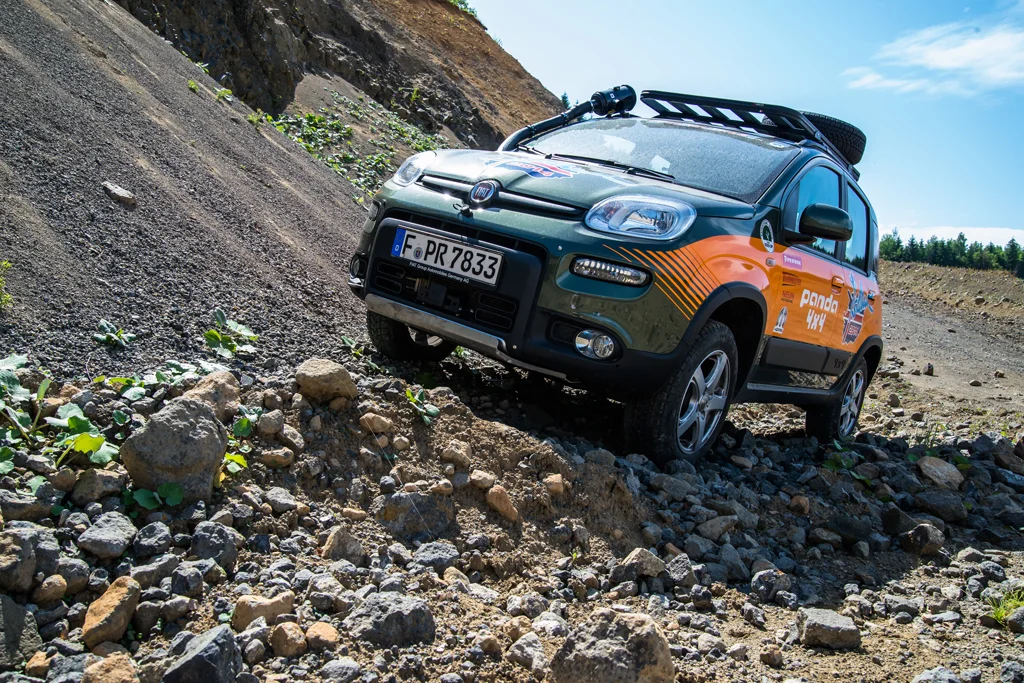 Fiat Panda 4×4 готовий до подорожі Ісландією