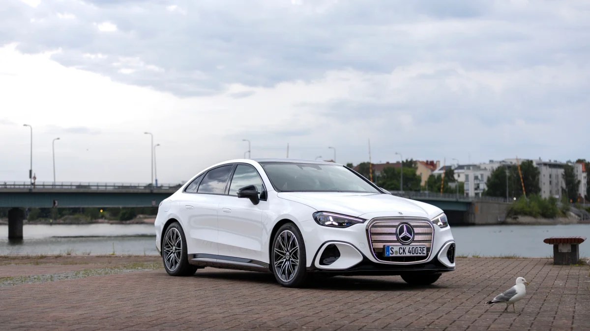 Електричний Mercedes-Benz C-Класу: Витончений та дорогий